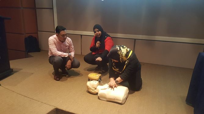 CERT Academy AED in workplace | CPR and AED on manikin demo training